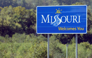 Missouri welcomes you sign entering Missouri state line